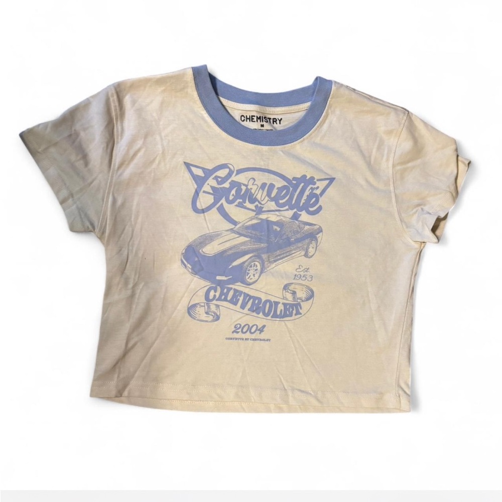 Chemistry Women’s Medium Beige Cropped T-Shirt with Blue Corvette Print